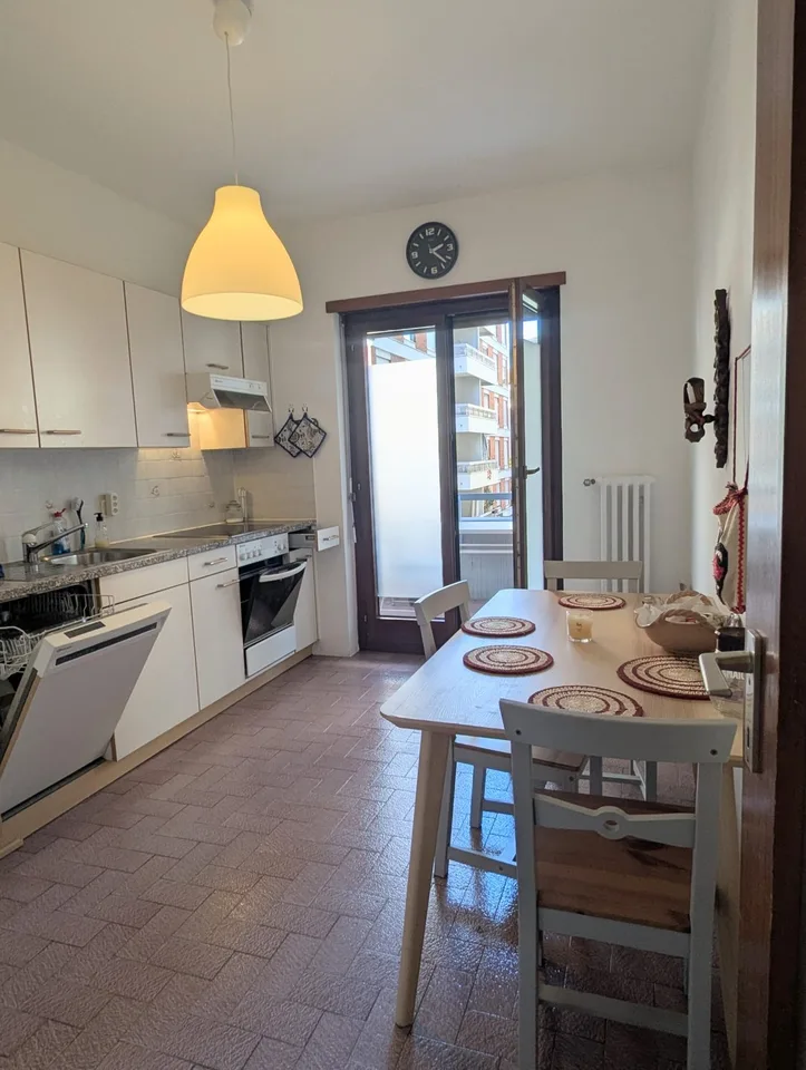 Ampio monolocale arredato con cucina abitabile – Affitto temporaneo