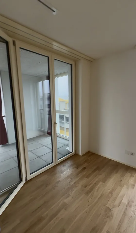 Moderne und helle 3.5-Zimmer-Wohnung mit 2 Terrassen  Direkt beim Bahnhof Wil, trotzdem ruhig!
