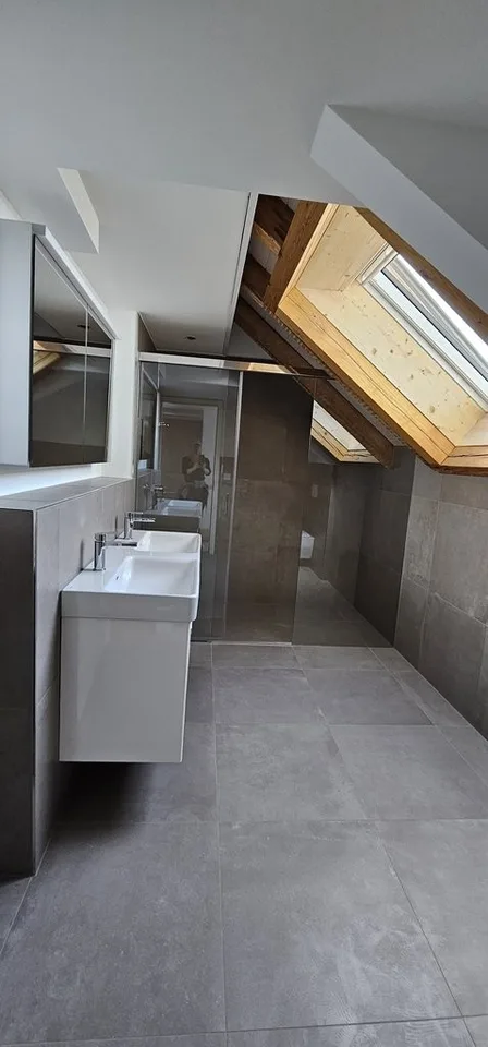 Erstvermietung; Charmante Maisonette-Wohnung mit grosszügiger Terrasse – foto 11 di 13
