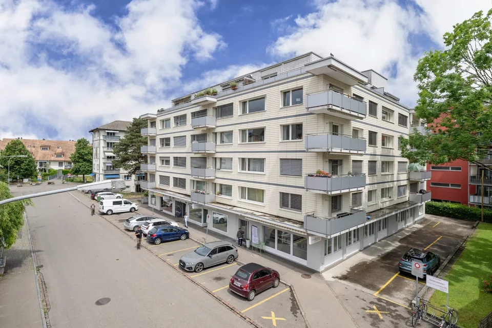 Social WG in newly renovated 141m² flat – 15min to HB / Limmat nearby
