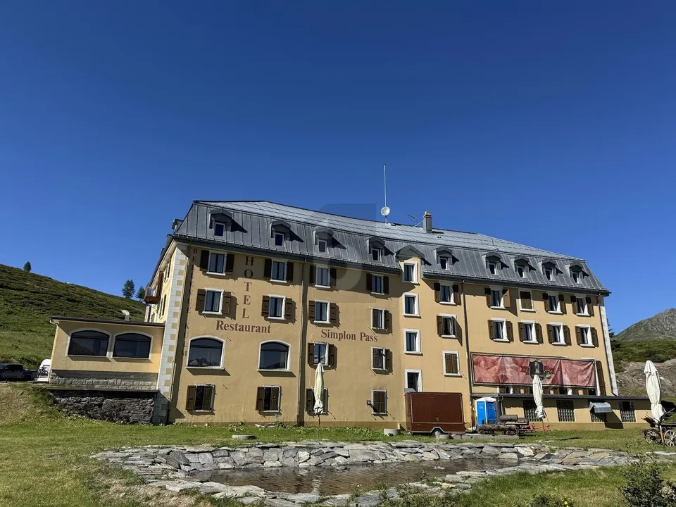 OPPORTUNITÉ HÔTELIÈRE UNIQUE AU CUR DES ALPES