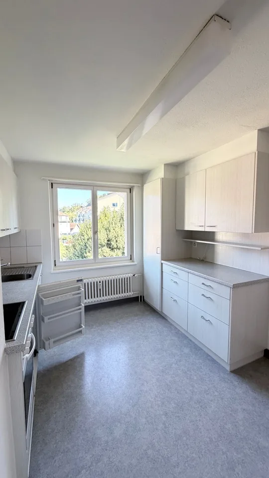 Gemütliche 4-Zimmerwohnung in Horw | Befristet bis 15.01.2027