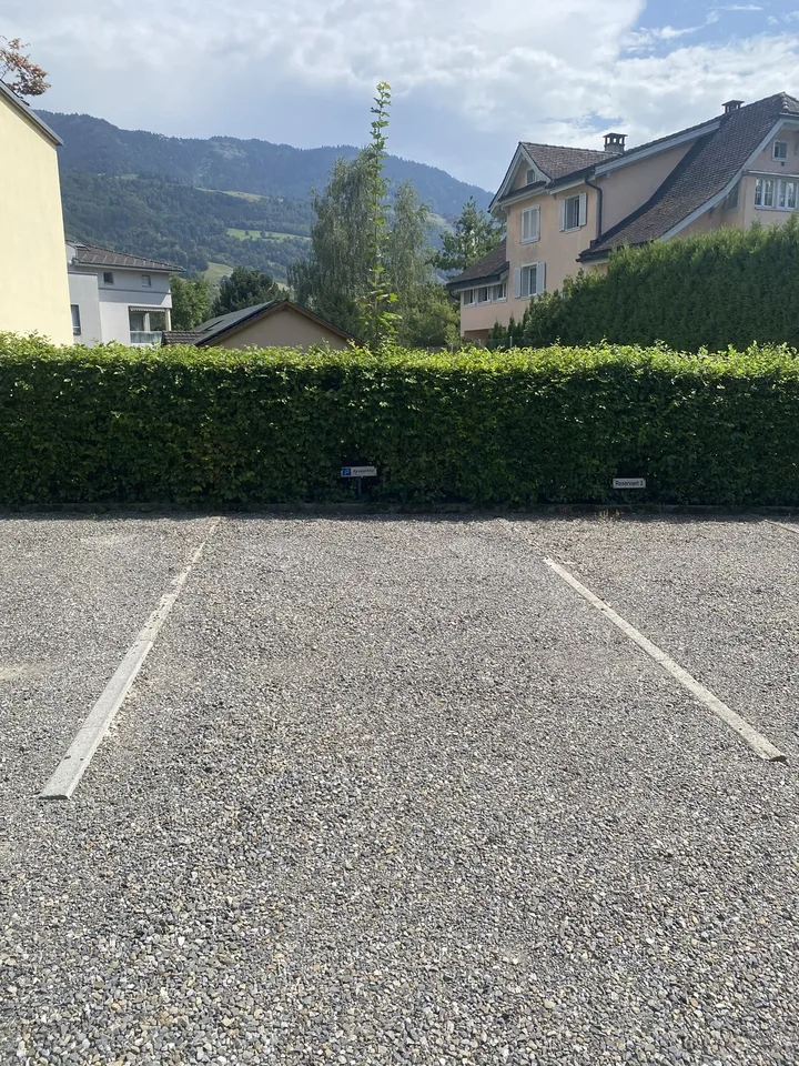 Aussenparkplatz zu vermieten