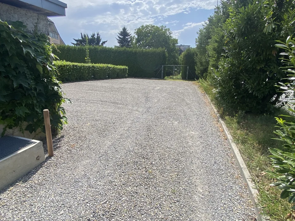Aussenparkplatz zu vermieten
