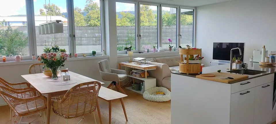 Ampio, moderno & luminoso appartamento di 3.5 locali con giardino - a soli 5 minuti dalla stazione di Baden!