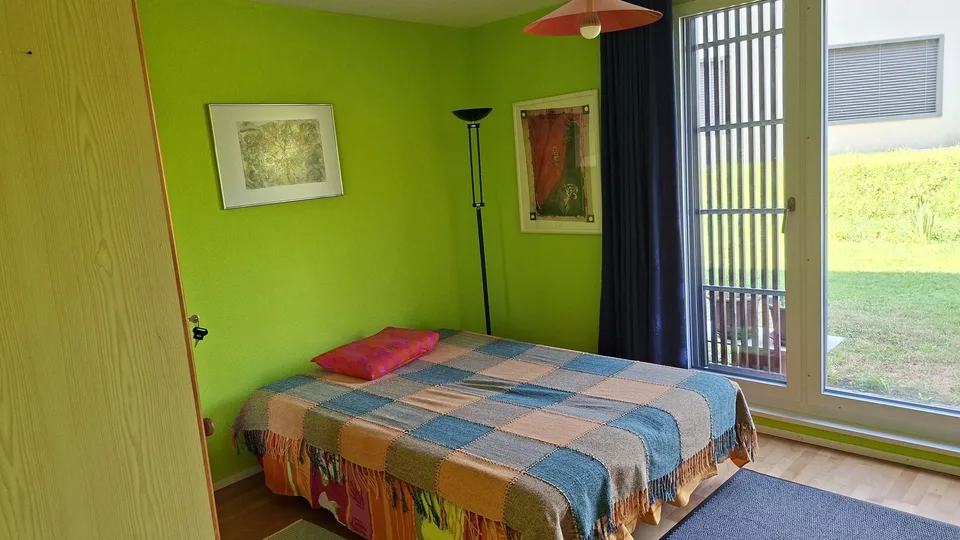 Zimmer in schöner Gartenwohnung