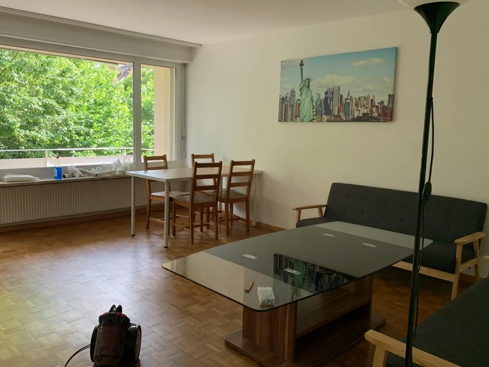 Hübsches & möbliertes Zimmer in 3er-WG