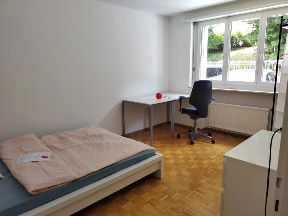 Hübsches & möbliertes Zimmer in 3er-WG