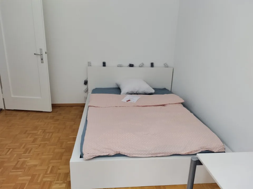 Hübsches & möbliertes Zimmer in 3er-WG