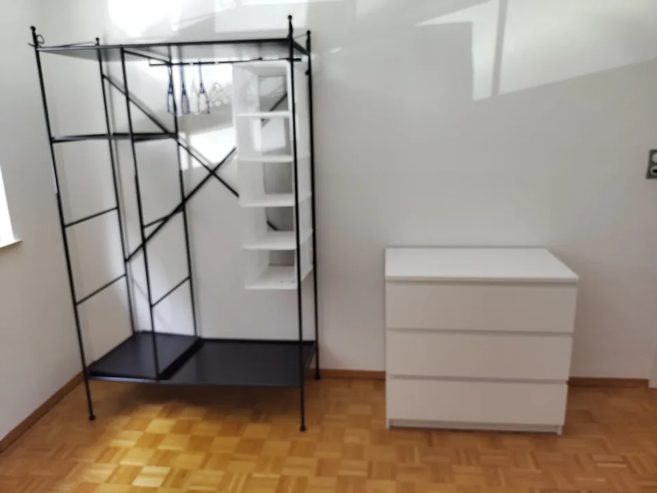 Hübsches & möbliertes Zimmer in 3er-WG
