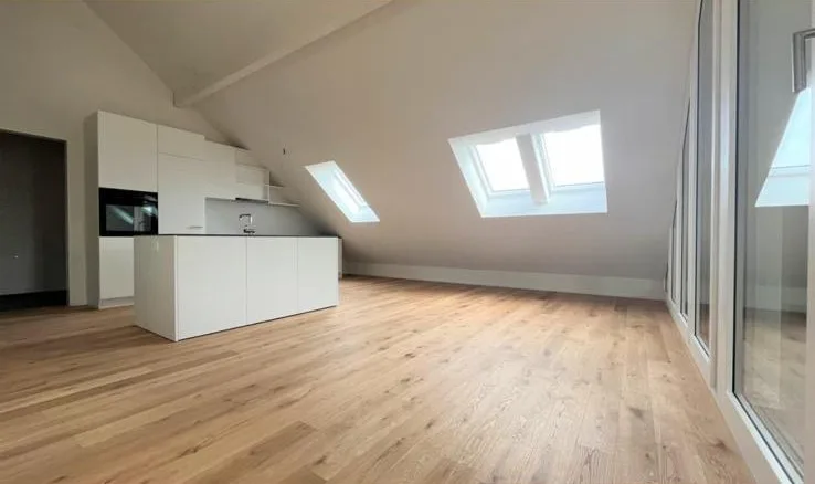 Moderne 4.5-Zimmer-Wohnung in Altbau!