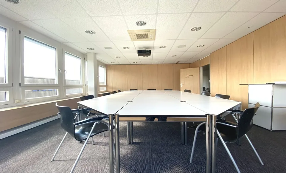 Moderne Bürofläche in Dättwil zu vermieten
