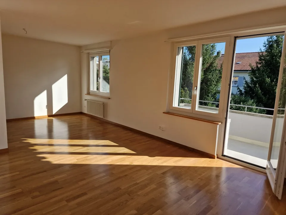 3.5-Zimmer Wohnung in gepflegter Altliegenschaft (1. OG, 76m2, Renovation 2022)