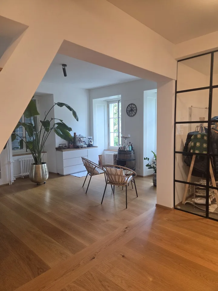Möblierte 3.5-Zimmer-Wohnung mit Garten in zentraler Lage in Lenzburg - befristet zur Untermiete
