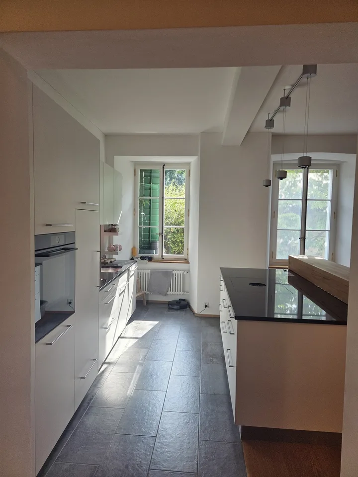 Möblierte 3.5-Zimmer-Wohnung mit Garten in zentraler Lage in Lenzburg - befristet zur Untermiete