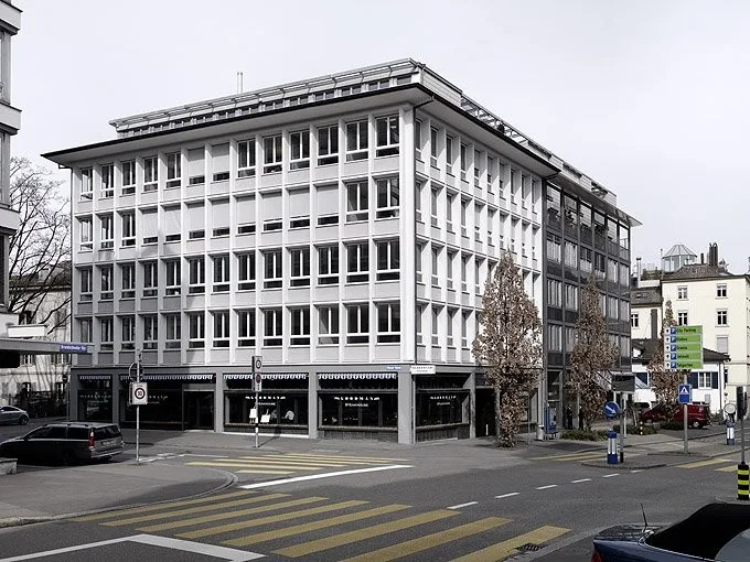 Motorradabstellplatz nähe City