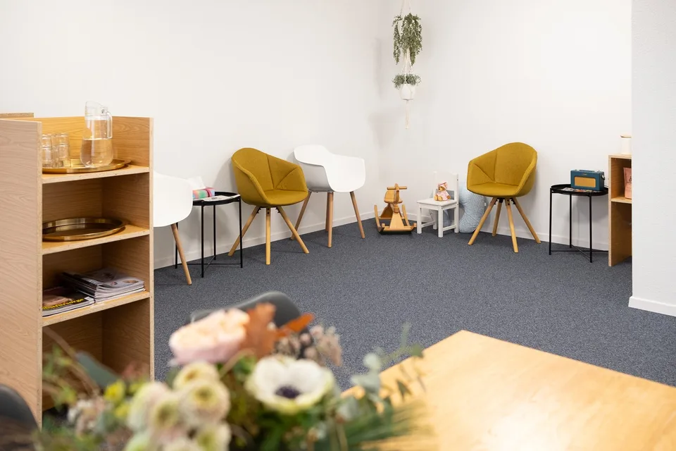 Praxis- / Büroraum (ca. 12,3m2) an zentraler Lage im Berner Länggassquartier zu vermieten