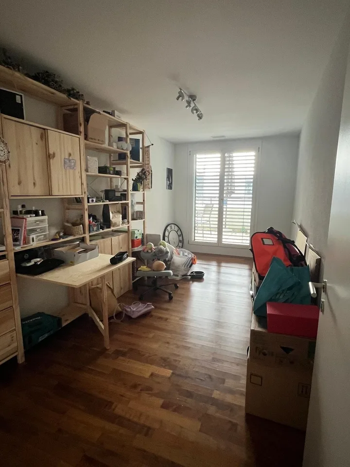 Moderne 3.5-Zimmer-Wohnung mit grossem Balkon & Garagenparkplatz in Chur