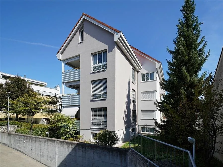 In un quartiere suburbano vivace - la tua ricerca di appartamento finisce qui!