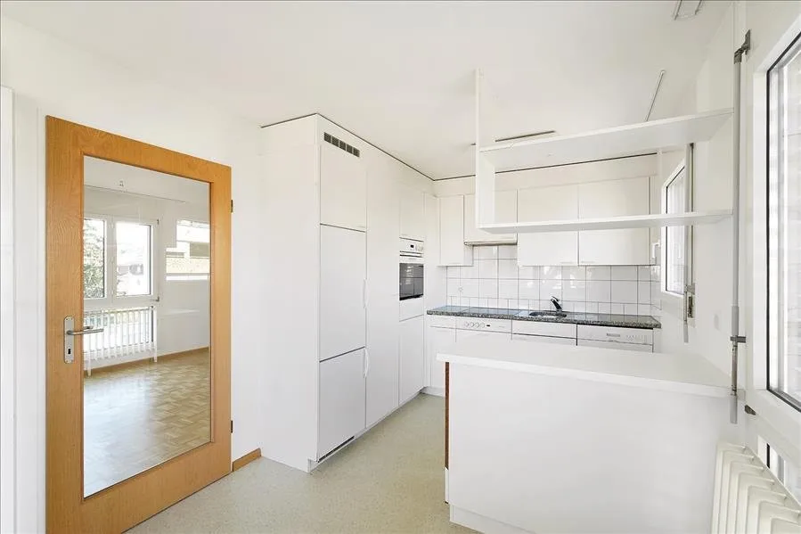 In un quartiere suburbano vivace - la tua ricerca di appartamento finisce qui!