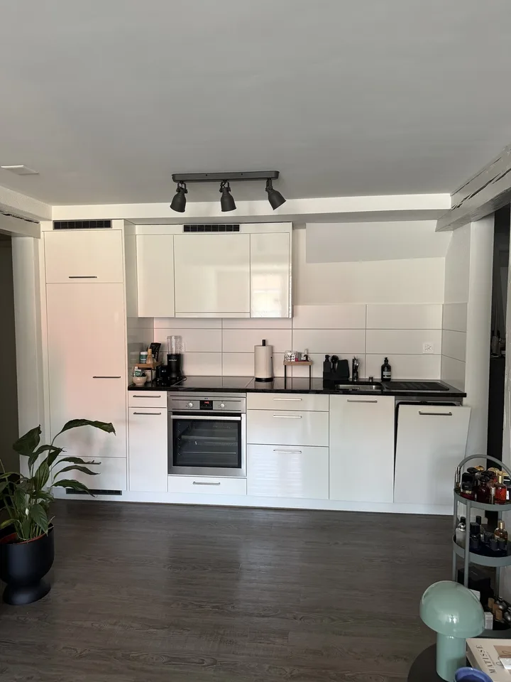 Charmante 3.5 Zimmer Wohnung in Seenähe