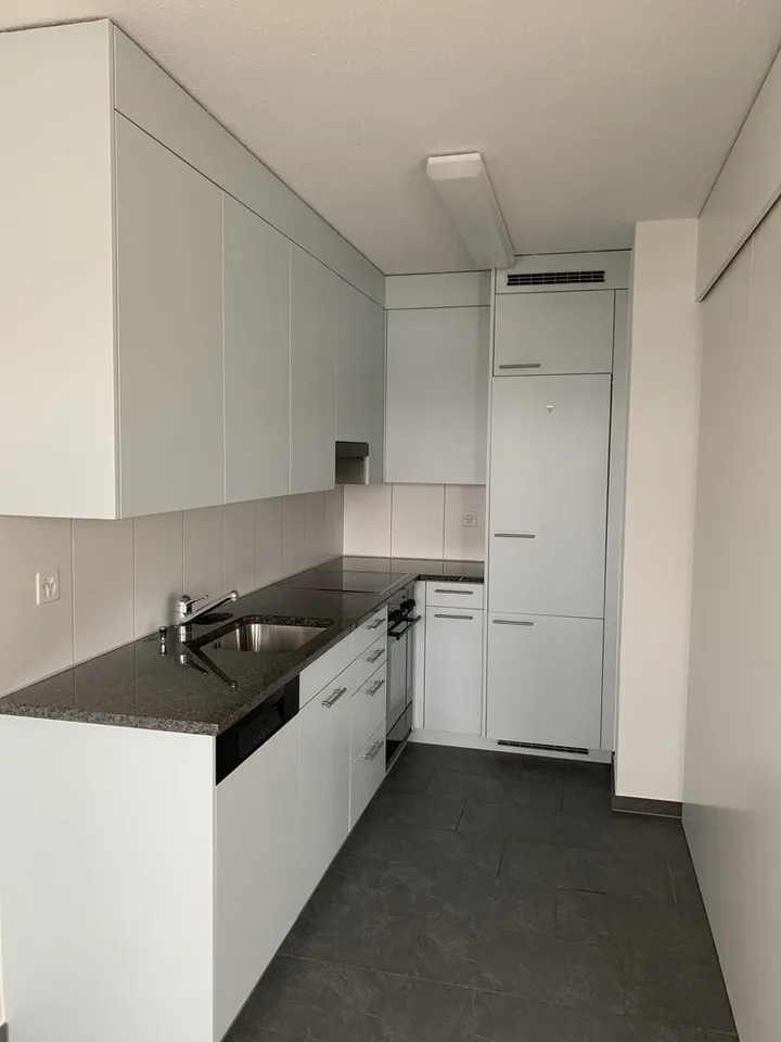Moderne, helle Wohnung an zentraler Lage
