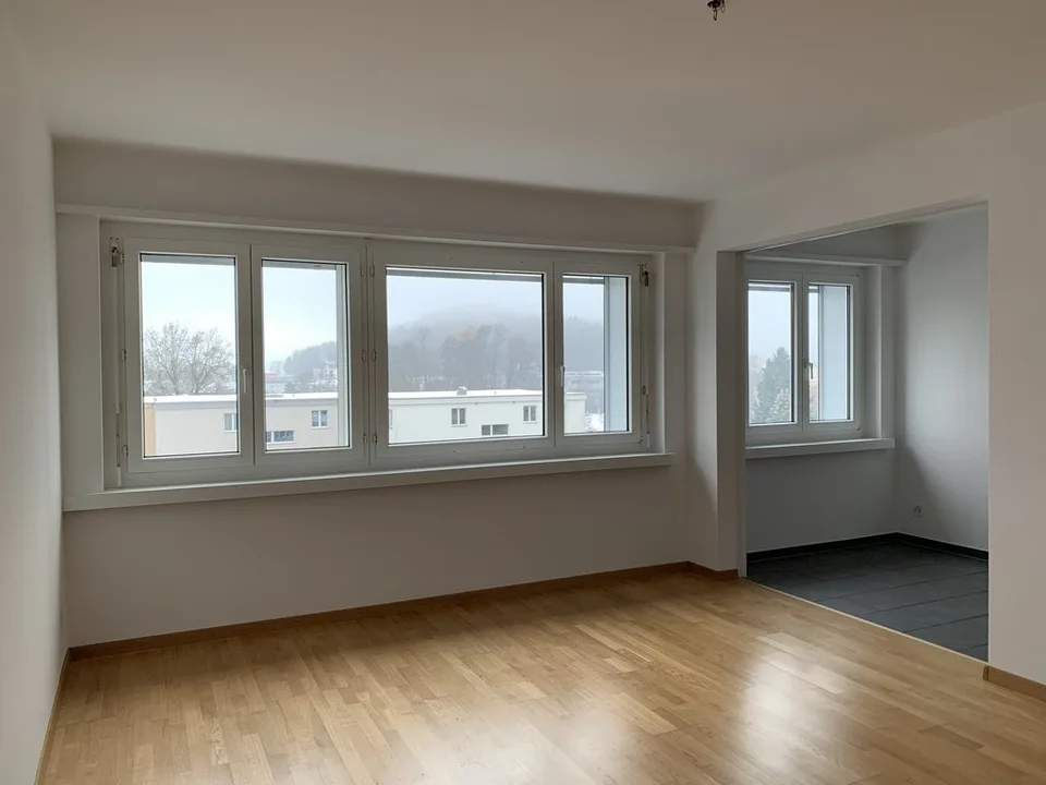 Moderne, helle Wohnung an zentraler Lage