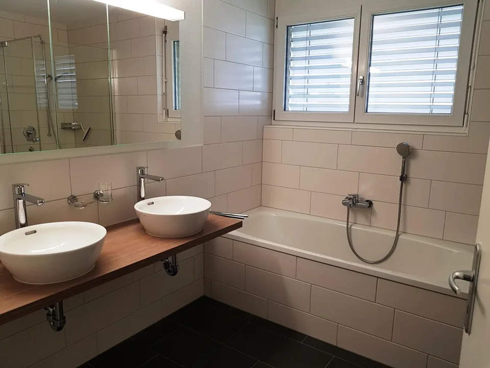 Moderne Wohlfühloase mit unverbaubarer Weitsicht: 4.5-Zimmer-Wohnung im Zürcher Unterland
