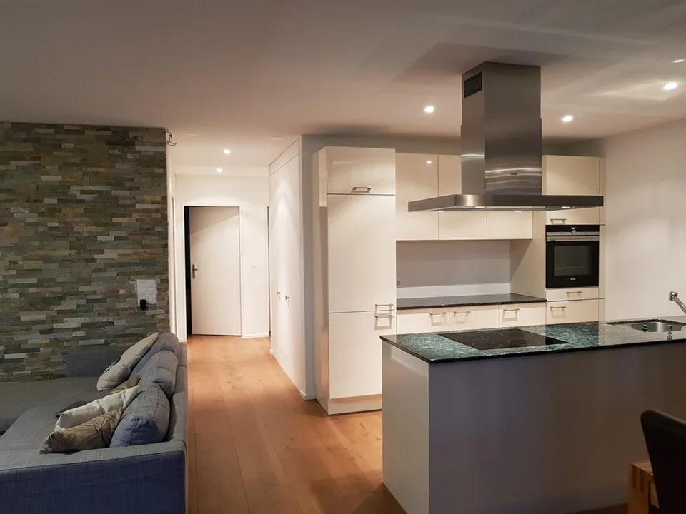 Moderne Wohlfühloase mit unverbaubarer Weitsicht: 4.5-Zimmer-Wohnung im Zürcher Unterland