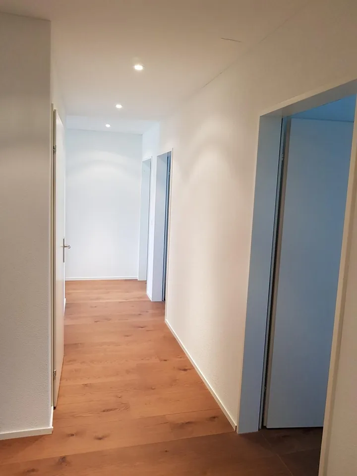 Moderne Wohlfühloase mit unverbaubarer Weitsicht: 4.5-Zimmer-Wohnung im Zürcher Unterland