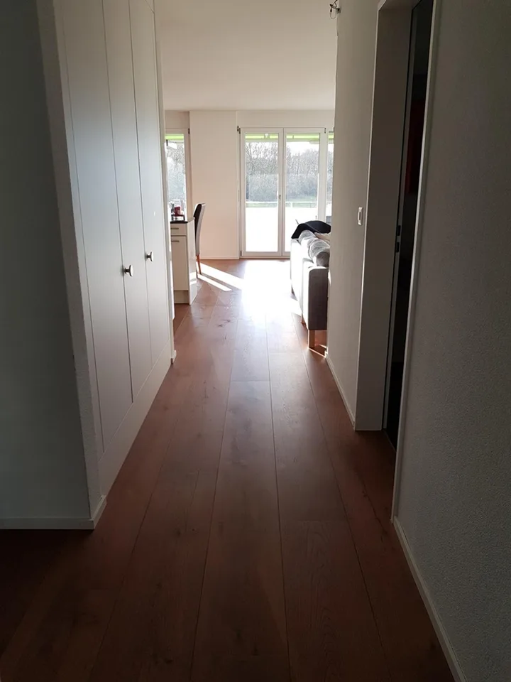 Moderne Wohlfühloase mit unverbaubarer Weitsicht: 4.5-Zimmer-Wohnung im Zürcher Unterland