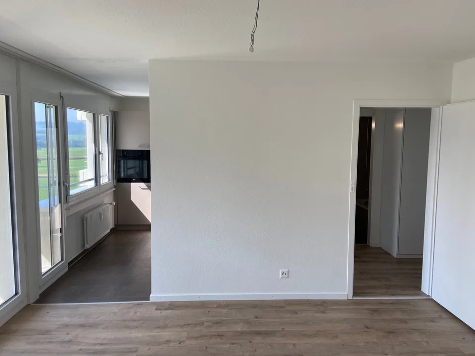 Wow! Moderne 3.5 Z-Wohnung mit Balkon und bester Aussicht