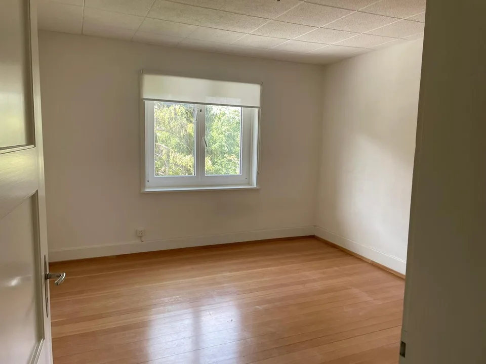 4-Zimmer-Altbauwohnung mit grosser Terrasse an sonniger und zentraler Lage