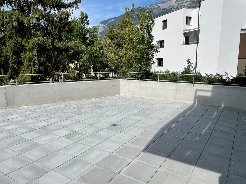 4-Zimmer-Altbauwohnung mit grosser Terrasse an sonniger und zentraler Lage