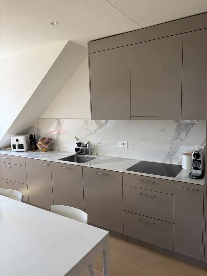 Dachwohnung In Adetswil