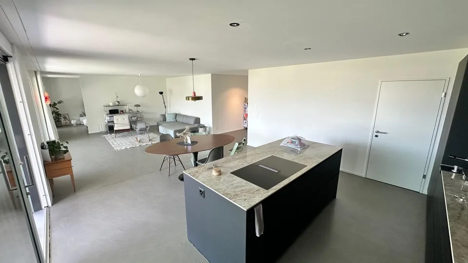 5.5-Zimmer-Gartenwohnung im Eigentumsstandard | 150 m2 Wohnfläche | 200 m2 Privatgarten