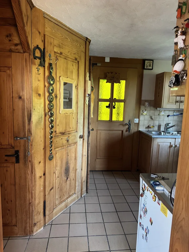 Einzigartiges Holzhaus-Bijou für Garten- und Handwerkfans