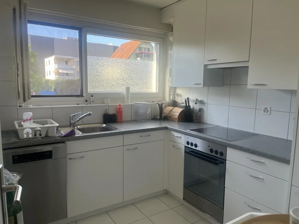 Gemütliche 3.5-Zimmer-Wohnung mit Balkon in Urdorf – sofort verfügbar!