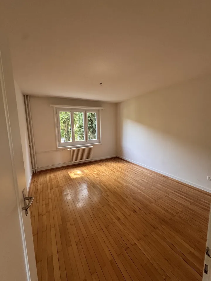 3,5 Zimmer WG + Wohnküche & Balkon in Uni-Nähe!