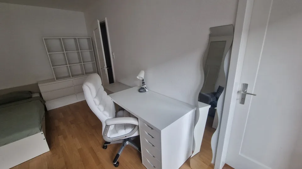 Furnished apartment Zürich Oerlikon | 17–31 August | CHF 650 total