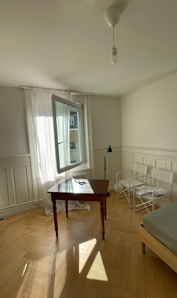 Im Kreis 4 Zimmer befristet zu vermieten