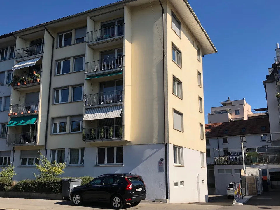 Parkplatz an zentraler Lage im Seefeld