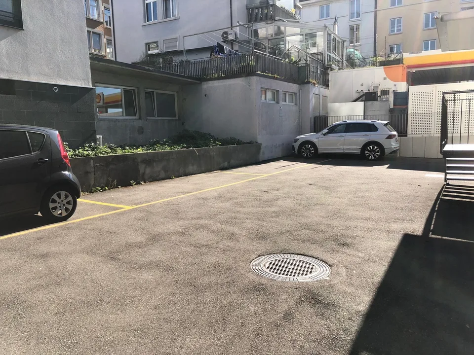 Parkplatz an zentraler Lage im Seefeld