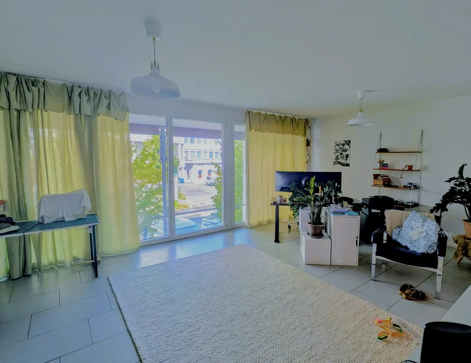 Zimmer (20qm) mit privatem Badezimmer in 4er WG