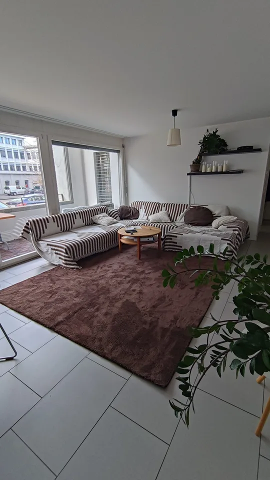 Zimmer (20qm) mit privatem Badezimmer in 4er WG