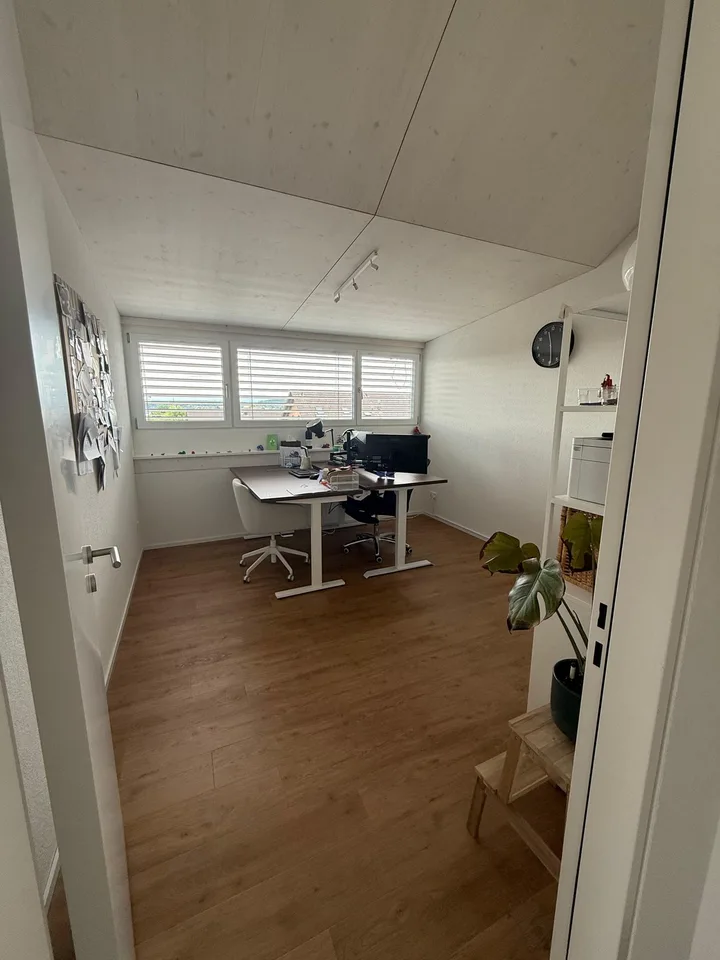 Moderne 4.5 Zimmer Maisonette (111 m²) | Neubau 2025 | Sofort verfügbar