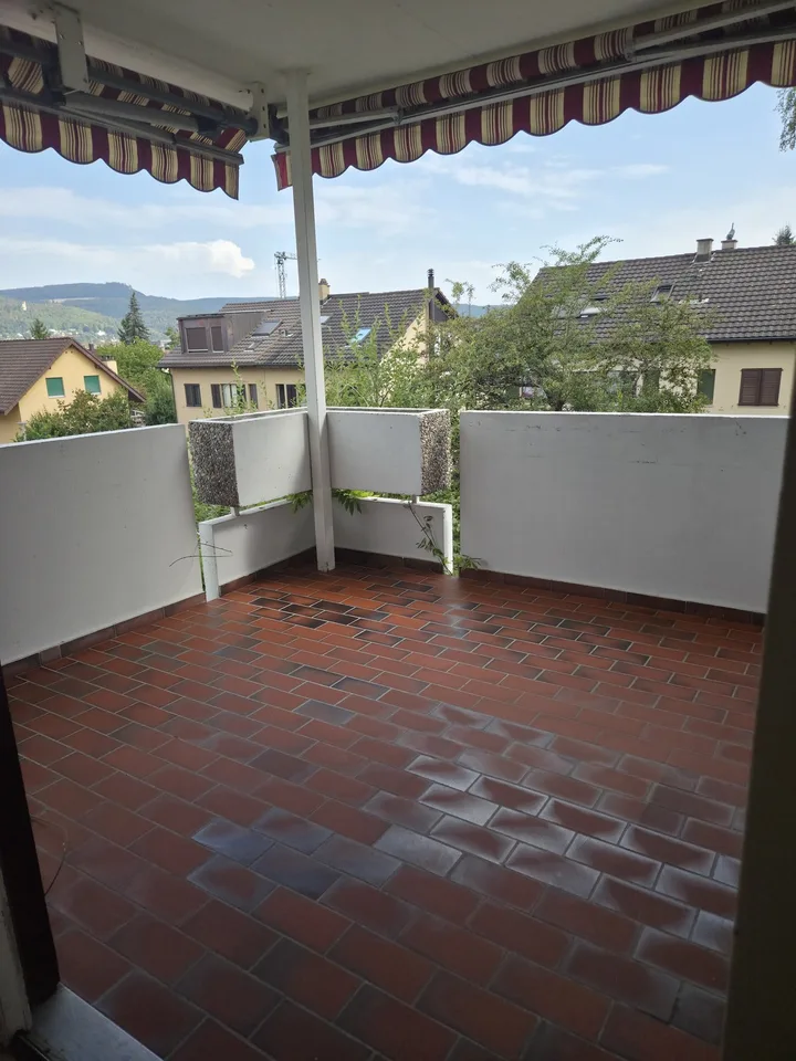 "Geräumige 4.5-Zimmer-Wohnung mit Balkon in Münchenstein"