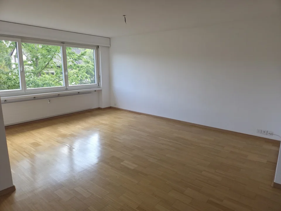"Geräumige 4.5-Zimmer-Wohnung mit Balkon in Münchenstein"
