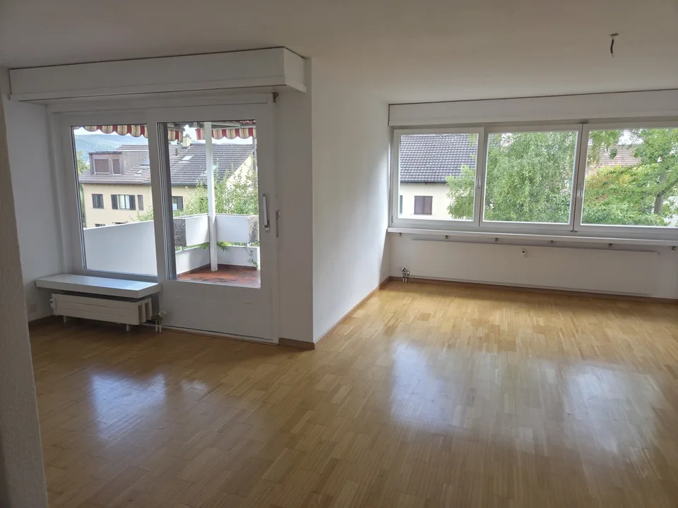 "Geräumige 4.5-Zimmer-Wohnung mit Balkon in Münchenstein"
