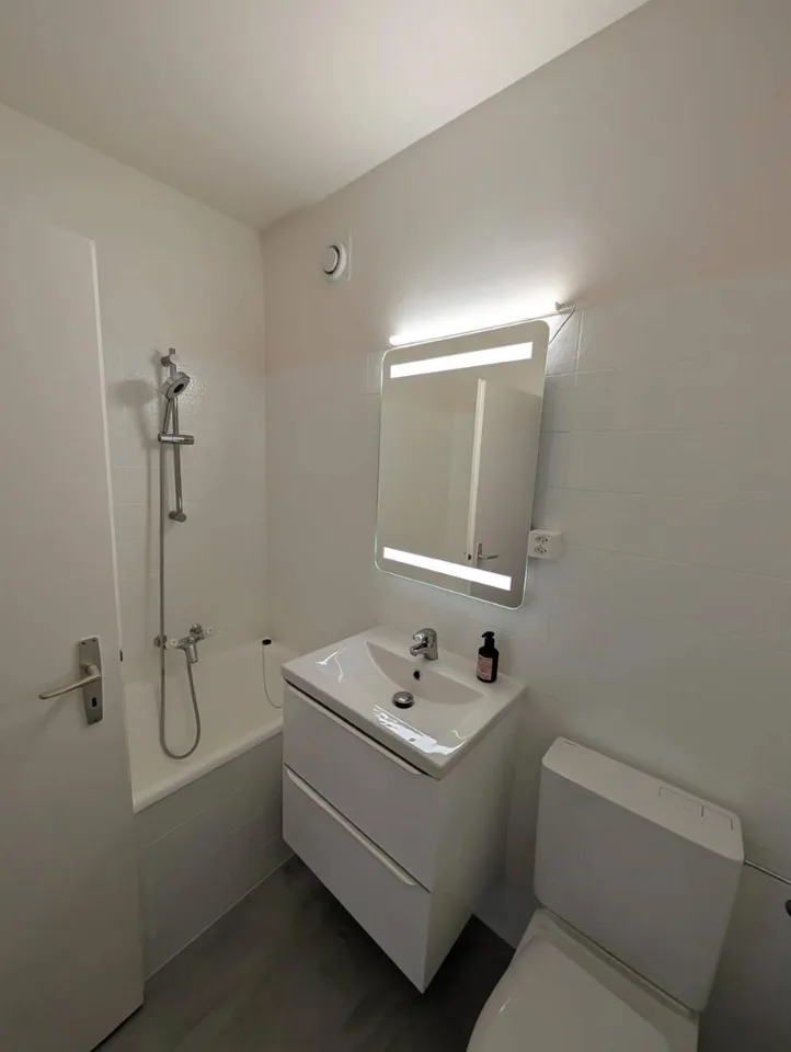 Appartement de 3 pièces au 3ème étage situé à Grand Saconnex 1218